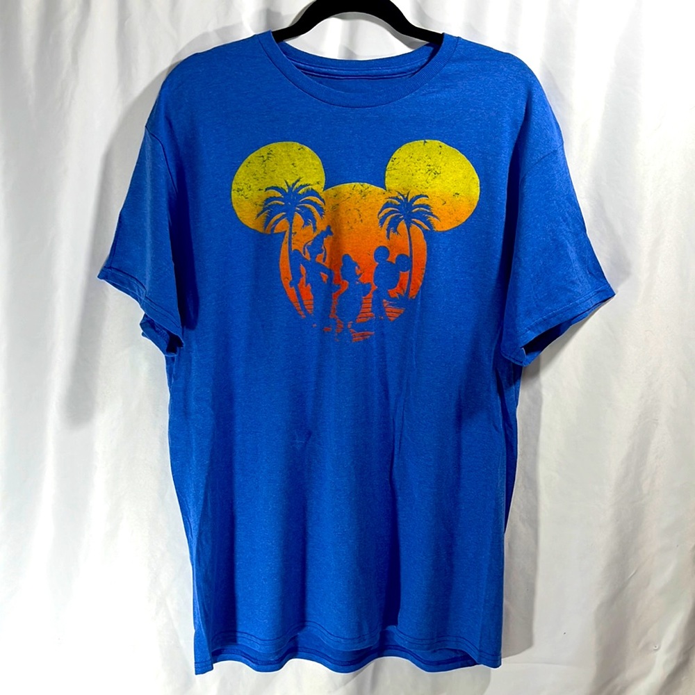 Disney Mickey Mouse and Friends Palm Tree Licensed Tee, size Large